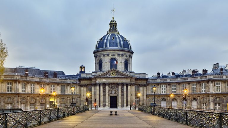 Défendre avec fierté le passé simple