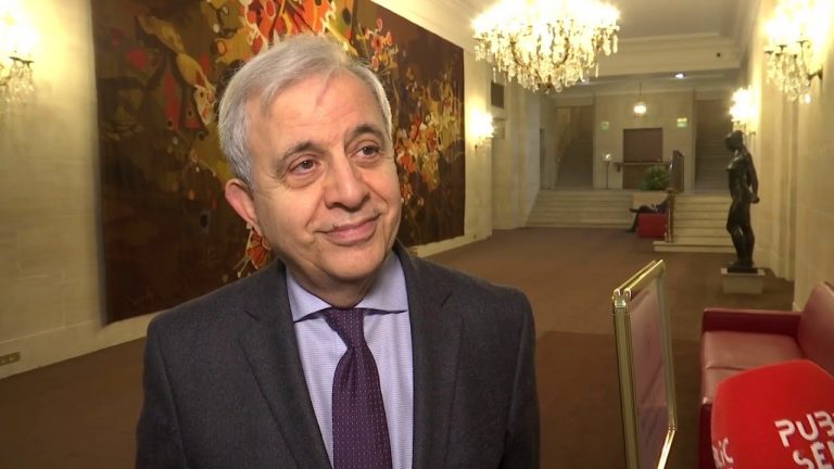Roger Karoutchi : « Vous ne pouvez pas changer l’histoire de France »